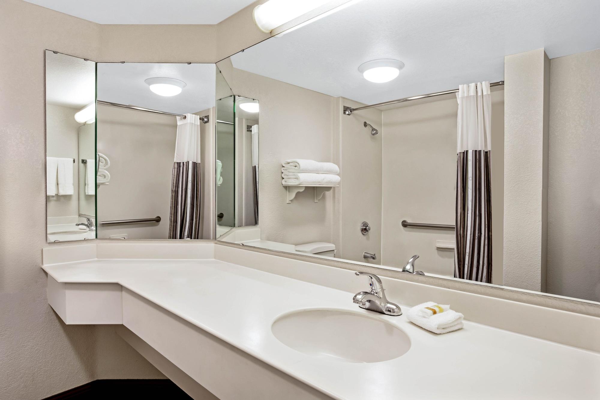 La Quinta By Wyndham Indianapolis Airport Plainfield Hotel Eksteriør billede