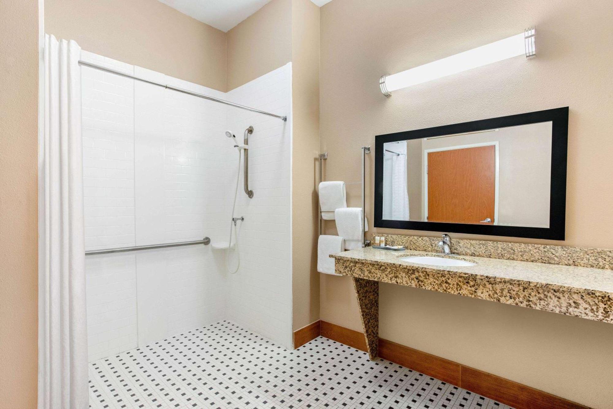 La Quinta By Wyndham Indianapolis Airport Plainfield Hotel Eksteriør billede