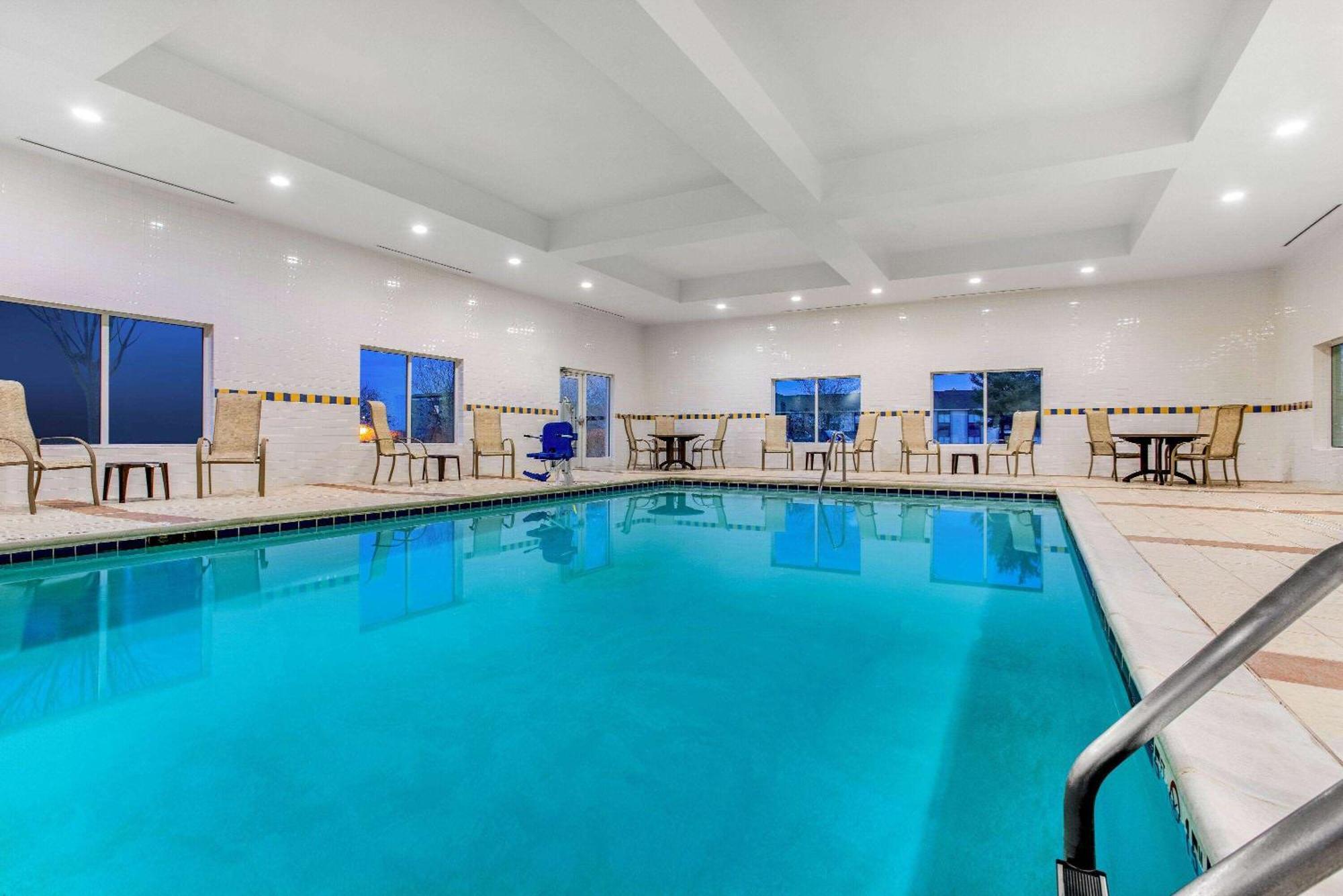 La Quinta By Wyndham Indianapolis Airport Plainfield Hotel Eksteriør billede